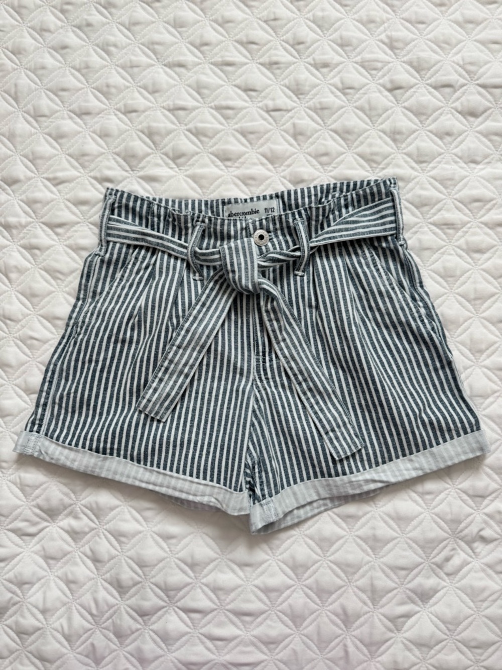abercrombie kids Blue White Striped Paperbag Waist Belted Shorts Size 11 / 12 - Picture 1 of 15